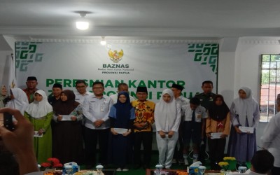 Penyerahan Bantuan Pendidikan dari BAZNAS Provinsi Papua untuk Peserta Didik SMP Negeri 9 Jayapura