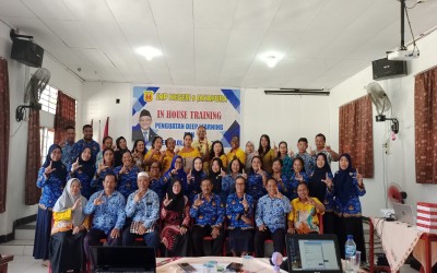 Hari Kedua In House Training (IHT) di SMPN 9 Jayapura: Pemahaman Deep Learning dan Aplikasi E-Kinerja