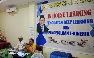 In House Training (IHT) di SMPN 9 Jayapura: Meningkatkan Kompetensi dan Profesionalisme Guru